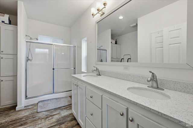 2950 Mira Vista Ln, Clearlake, CA 95422