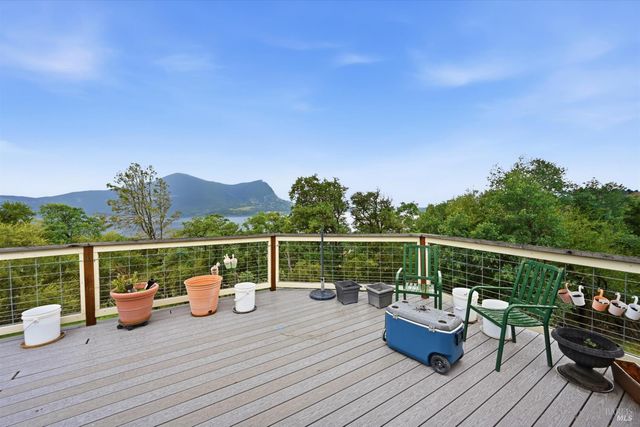 2950 Mira Vista Ln, Clearlake, CA 95422