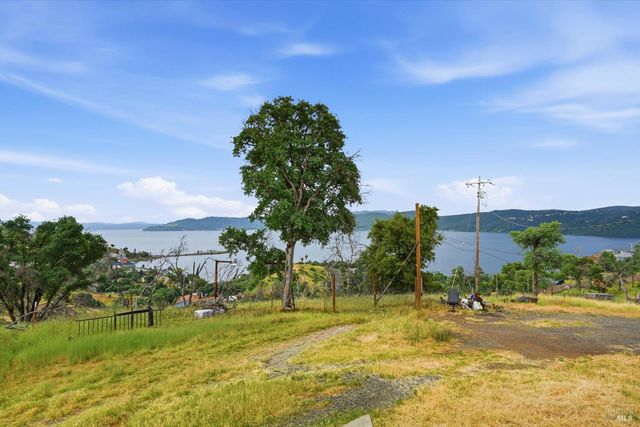 2950 Mira Vista Ln, Clearlake, CA 95422