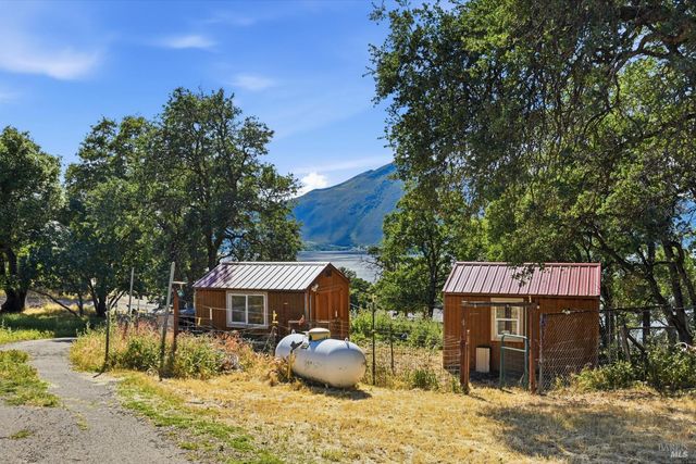2950 Mira Vista Ln, Clearlake, CA 95422