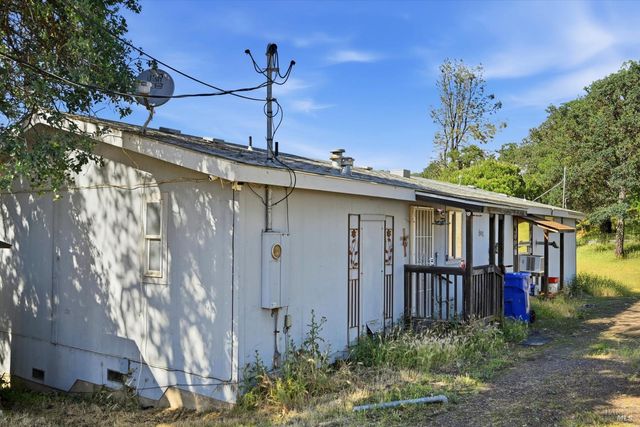 2950 Mira Vista Ln, Clearlake, CA 95422