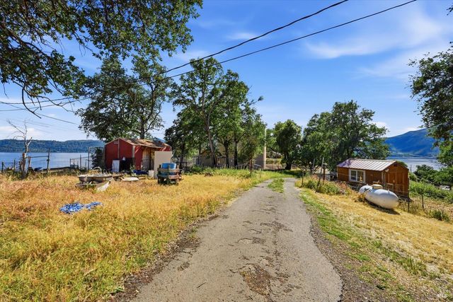 2950 Mira Vista Ln, Clearlake, CA 95422