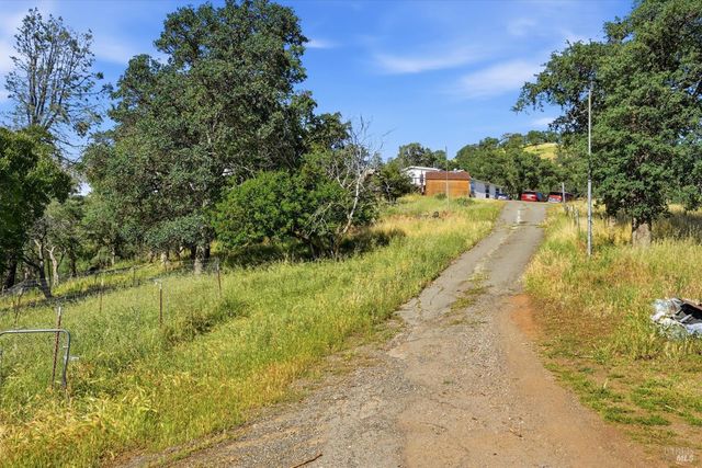 2950 Mira Vista Ln, Clearlake, CA 95422