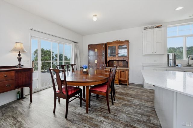 2950 Mira Vista Ln, Clearlake, CA 95422