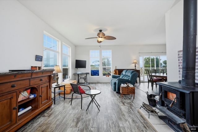 2950 Mira Vista Ln, Clearlake, CA 95422