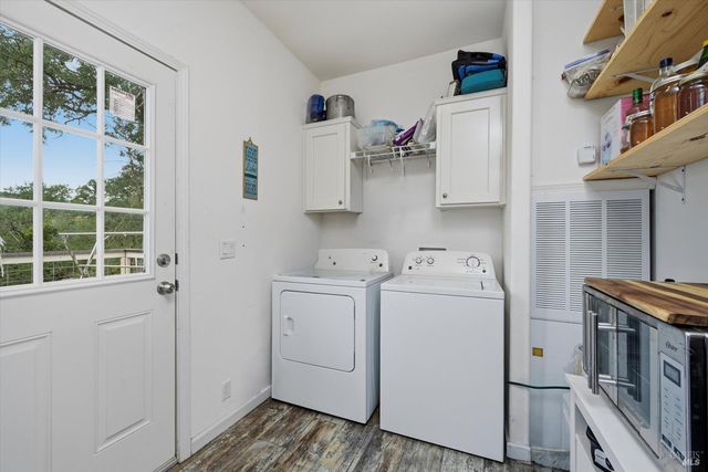 2950 Mira Vista Ln, Clearlake, CA 95422