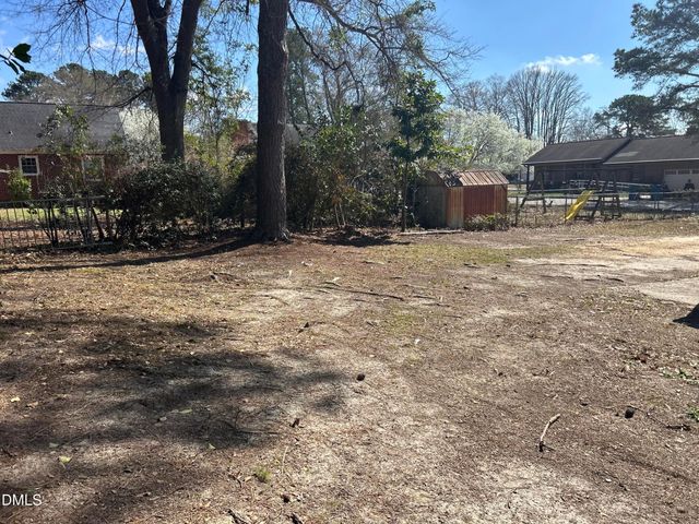 410 W Godwin Street, Dunn, NC 28334