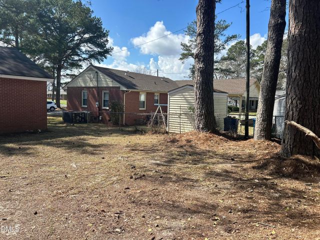 410 W Godwin Street, Dunn, NC 28334