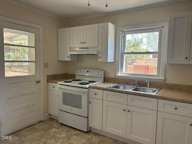 410 W Godwin Street, Dunn, NC 28334