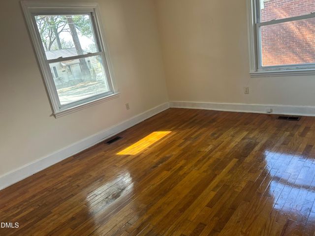 410 W Godwin Street, Dunn, NC 28334