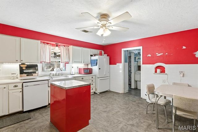 38 Lakeview Acres Drive, Collinsville, IL 62234