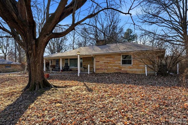 38 Lakeview Acres Drive, Collinsville, IL 62234