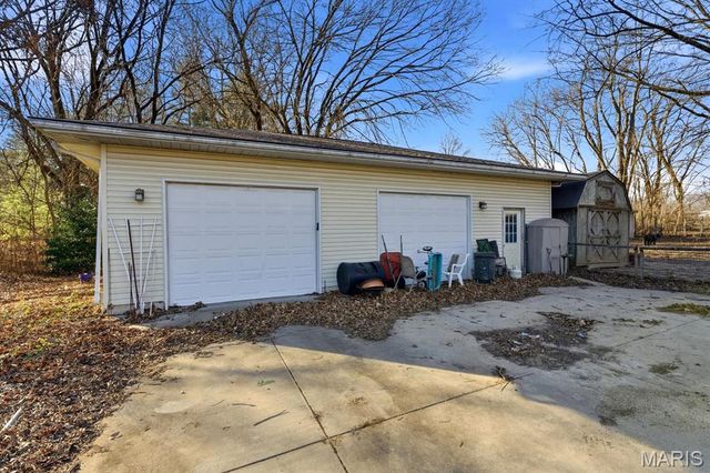 38 Lakeview Acres Drive, Collinsville, IL 62234