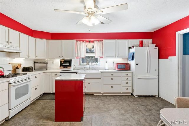 38 Lakeview Acres Drive, Collinsville, IL 62234