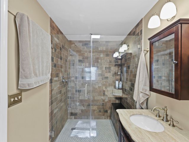 201 Crestview Dr, Gaffney, SC 29340