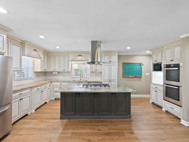 201 Crestview Dr, Gaffney, SC 29340
