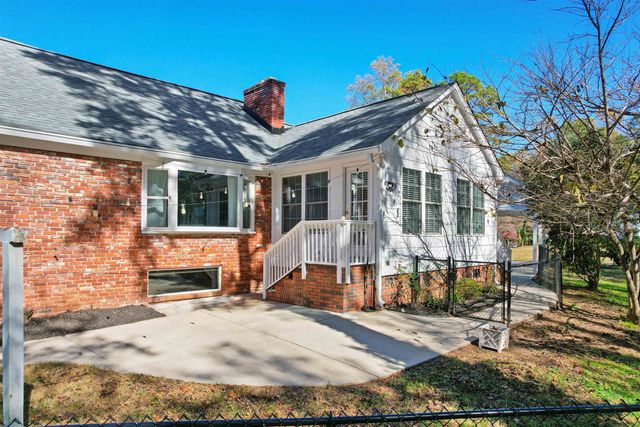 201 Crestview Dr, Gaffney, SC 29340