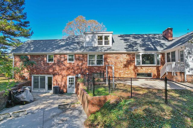201 Crestview Dr, Gaffney, SC 29340