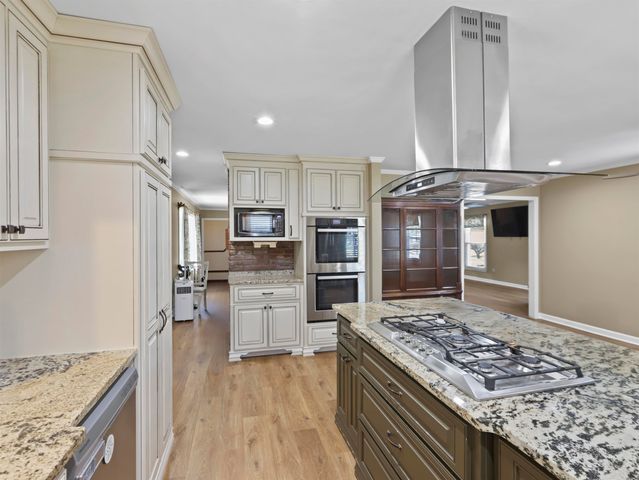 201 Crestview Dr, Gaffney, SC 29340