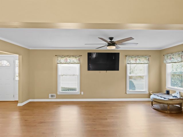 201 Crestview Dr, Gaffney, SC 29340