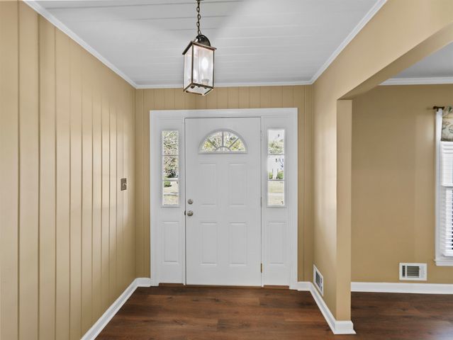 201 Crestview Dr, Gaffney, SC 29340