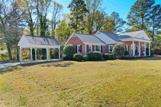 201 Crestview Dr, Gaffney, SC 29340