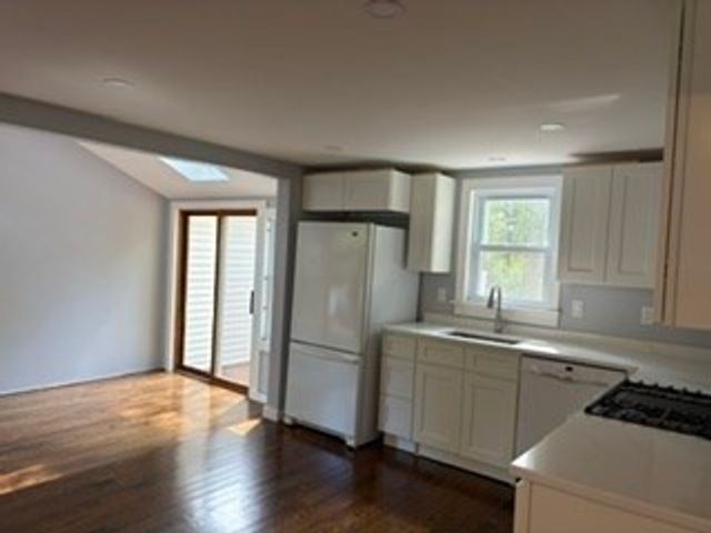 83 Woodridge Rd, Duxbury, MA 02332