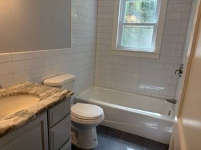83 Woodridge Rd, Duxbury, MA 02332
