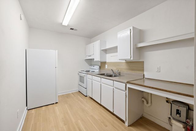 1093 King Street C, Charleston, SC 29403