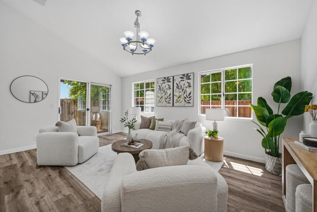 Image 12 of property listing at 1287 Thorn Valley Court, San Jose, CA 95131