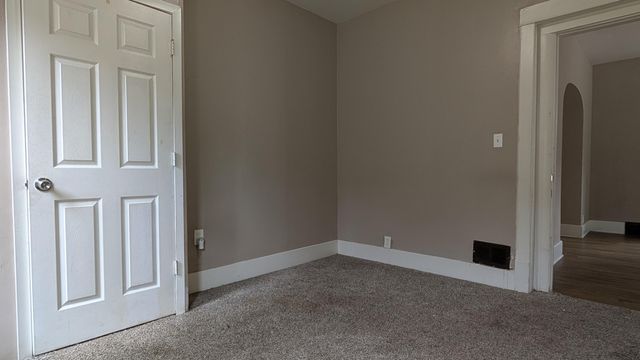 415 S 1 Street, Council Bluffs, IA 51503