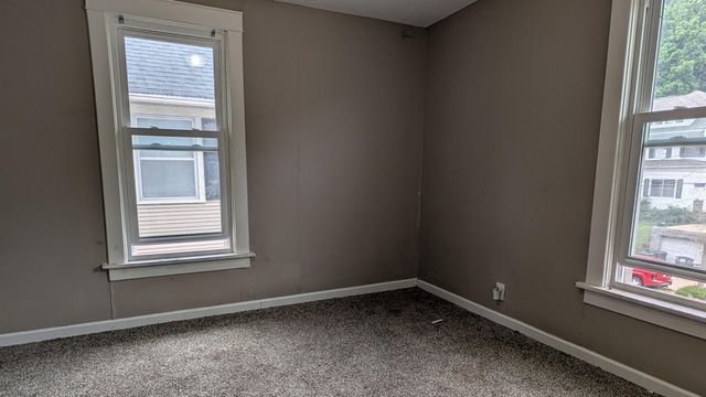 415 S 1 Street, Council Bluffs, IA 51503