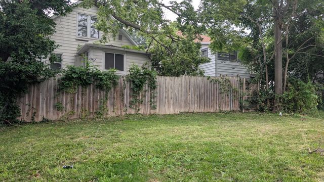 415 S 1 Street, Council Bluffs, IA 51503