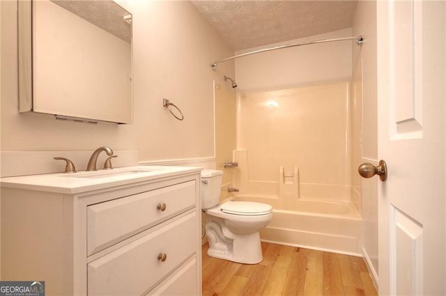 587 Wedgewood Drive, Alpharetta, GA 30009