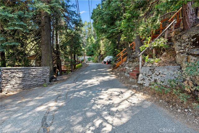 615 Wellesley, Lake Arrowhead, CA 92352