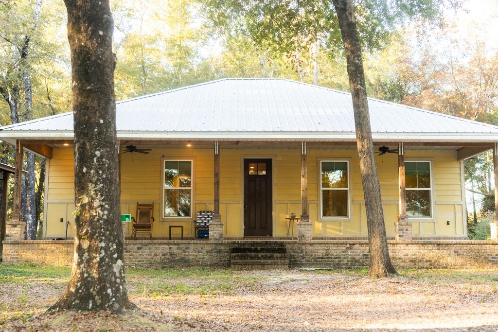 276 squirrel rd Road, Defuniak Springs, FL 32433