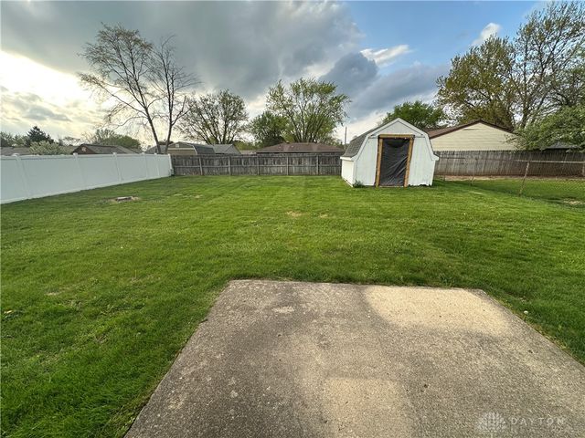 2216 Minnesota Drive, Xenia, OH 45385