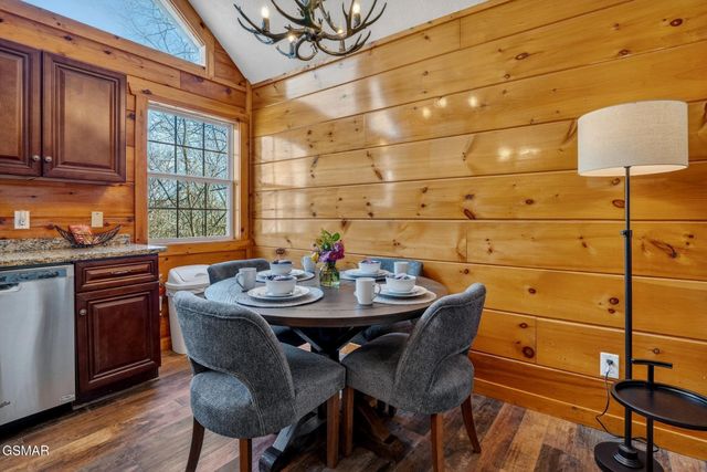 623 Country Oaks Drive, Pigeon Forge, TN 37863