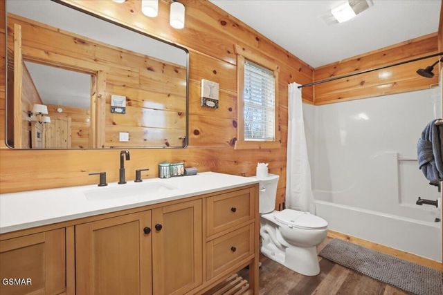 623 Country Oaks Drive, Pigeon Forge, TN 37863