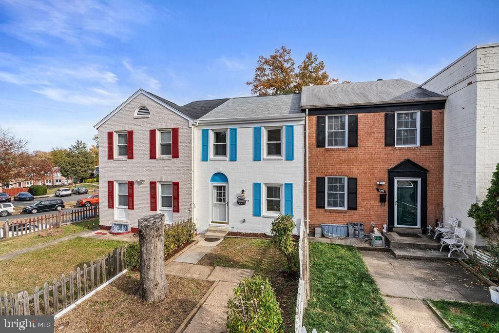 Image 28 of property listing at 2903 WILLIAMSBURG CT, Woodbridge, VA 22191