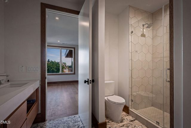 206 Lynwood Lane, Raleigh, NC 27609