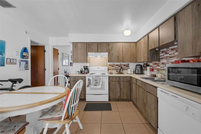 8137 and 8139 PARROT DRIVE, Orlando, FL 32825