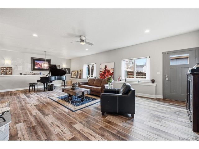 122 N Gilbert St, Castle Rock, CO 80104