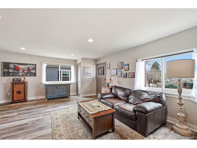 122 N Gilbert St, Castle Rock, CO 80104