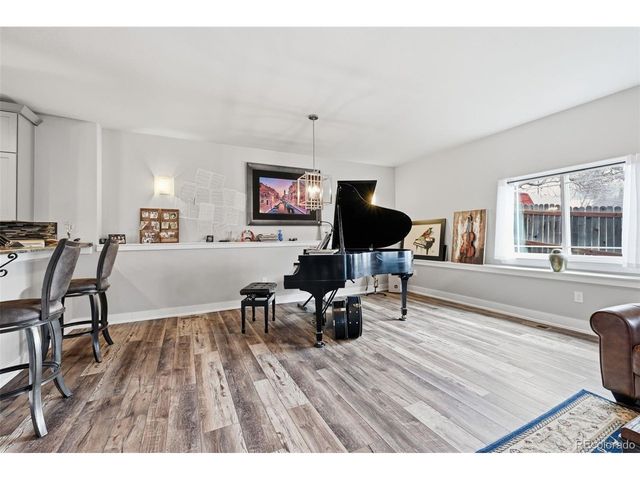 122 N Gilbert St, Castle Rock, CO 80104