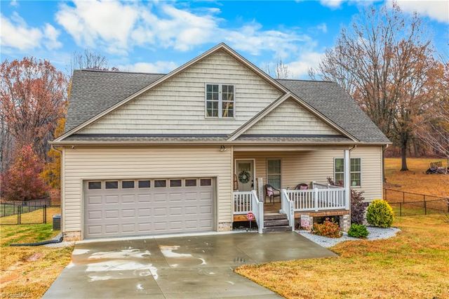 1880 Chestnut Grove Road, King, NC 27021