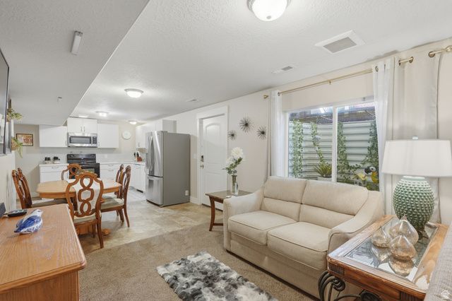 685 N 200 W, Lehi, UT 84043