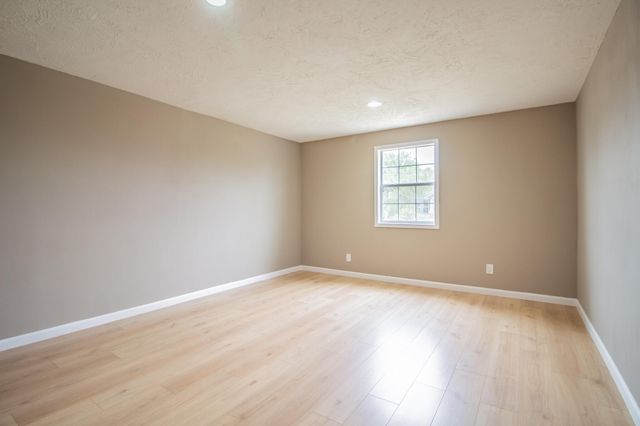 128 W Crockett Street, Floydada, TX 79235