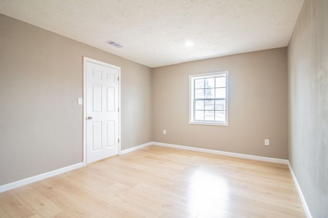 128 W Crockett Street, Floydada, TX 79235