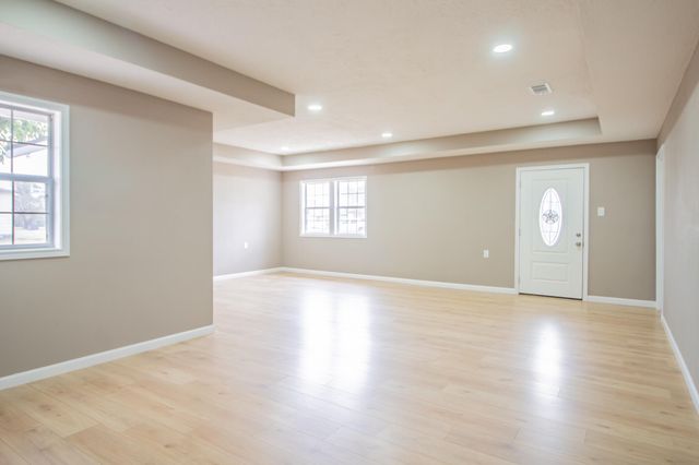 128 W Crockett Street, Floydada, TX 79235